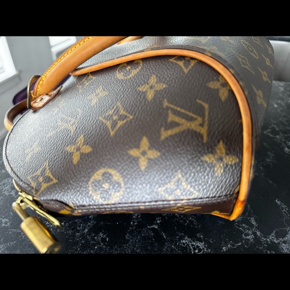 Authentic Louis Vuitton Ellipse MM Monogram Bag - Picture 9 of 14